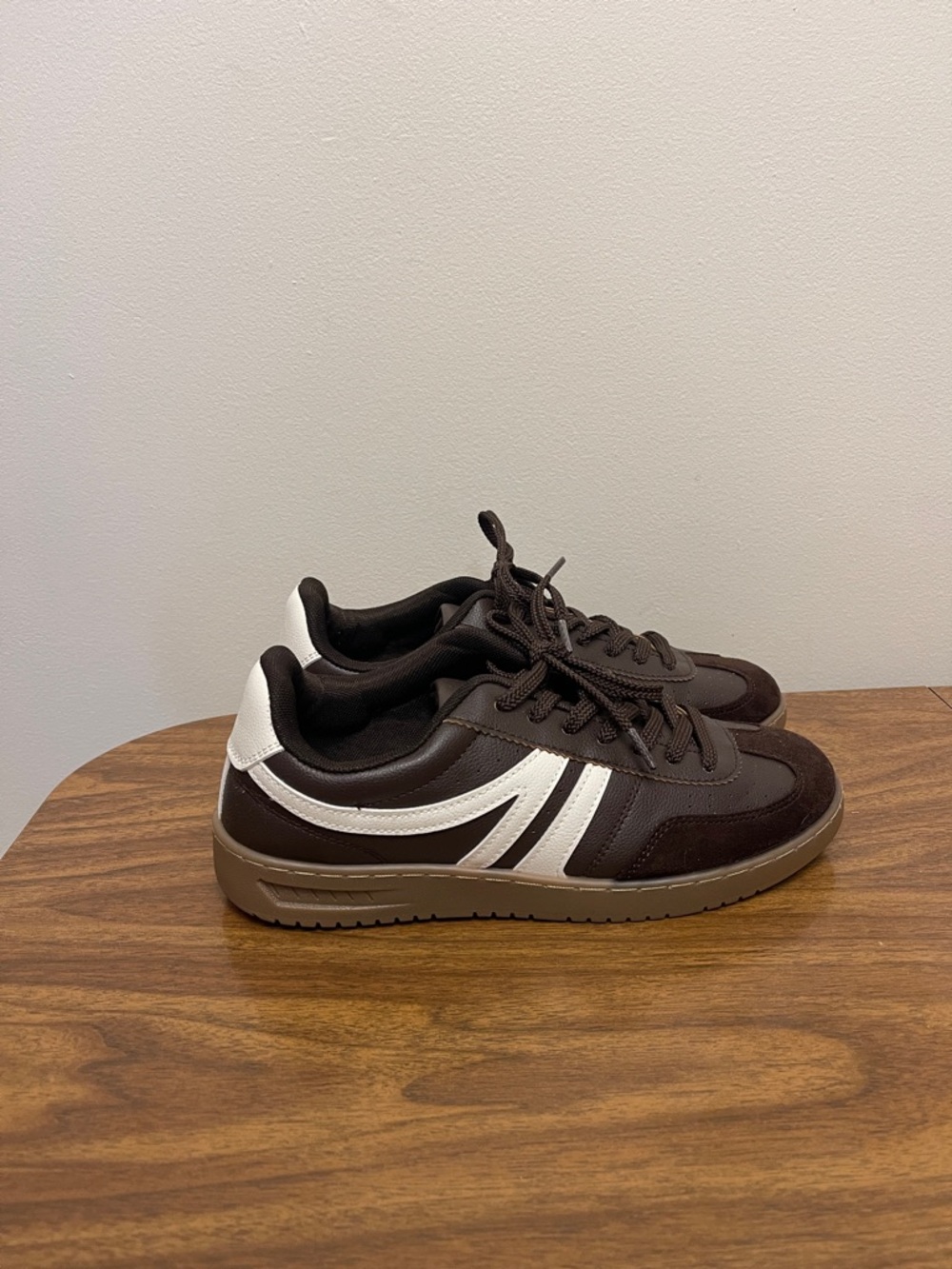 Falls Creek Women's Dana Sneaker